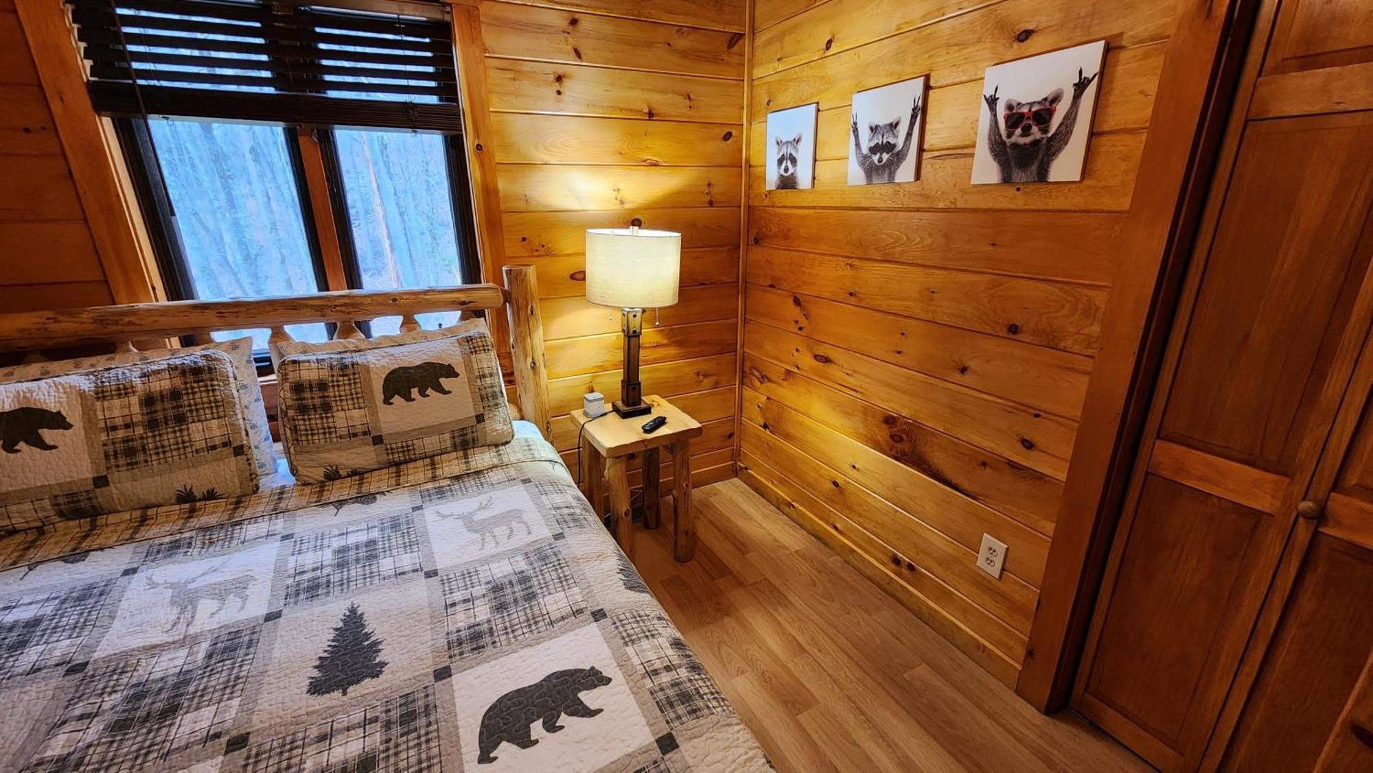 Lazy Bear Cabin Sevierville Exterior photo